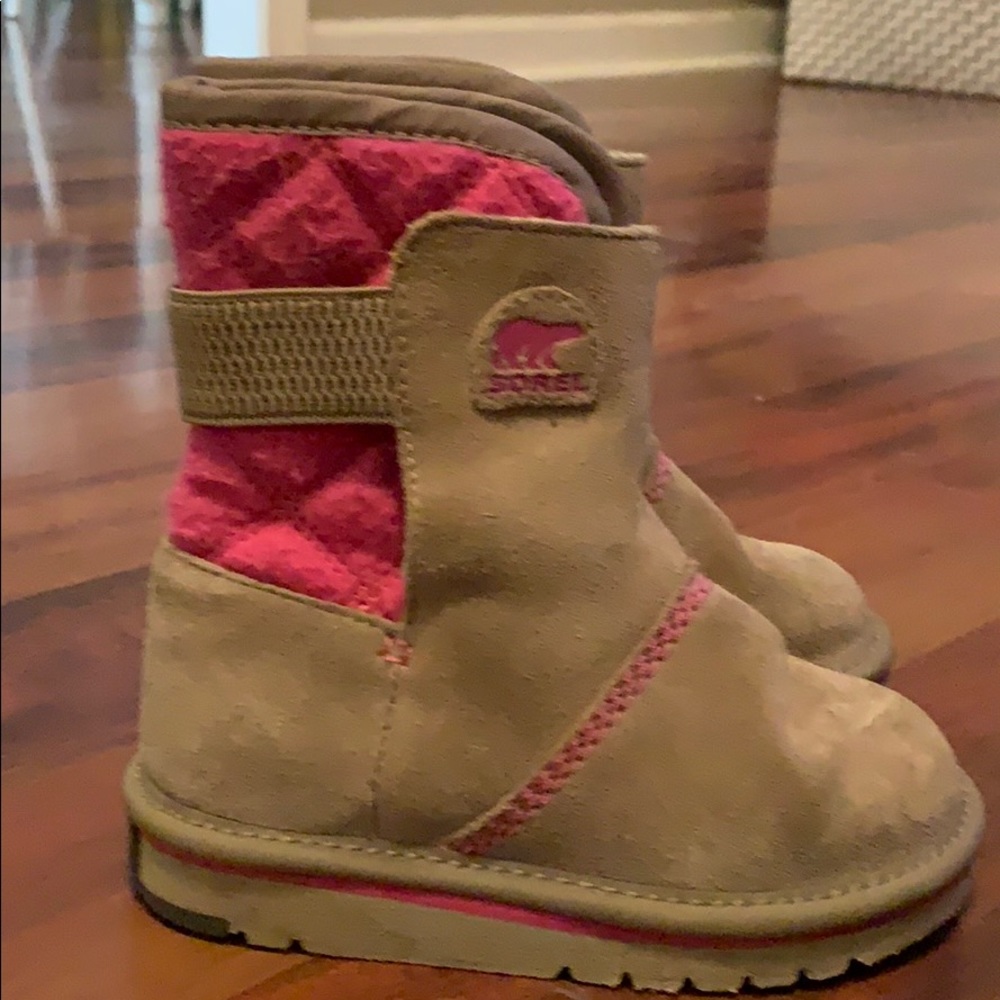 Girl’s Sorel boots
